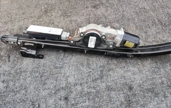Chrysler Pacifica Sliding door control unit/module 5926743AH 28546477 68225094AE