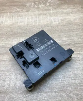 Mercedes-Benz E W211 Door control unit/module 2118201526 356805