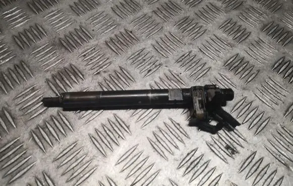 Mercedes-Benz C W204 Fuel injector 6460700987 A6460700987
