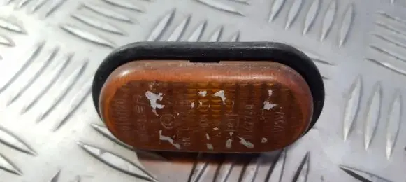 Renault Laguna I Front fender indicator light 13910020 e10142789