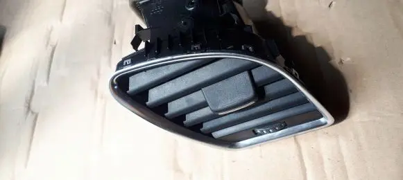 Audi A4 S4 B8 8K Dashboard side air vent grill/cover trim 8K1820902C