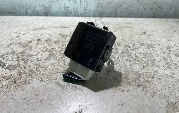 Lexus CT 200H Window washer relay 8594076010 4230001210