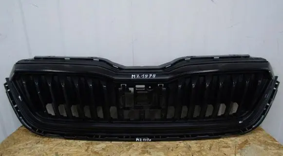 Skoda Scala Front bumper upper radiator grill 657853653A
