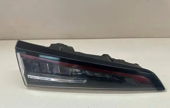 Tailgate rear/tail lights
