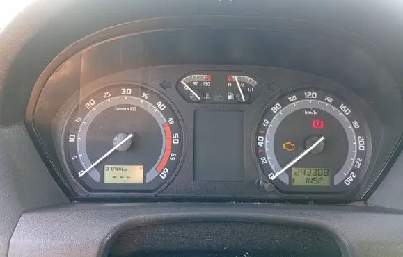 Skoda Fabia Mk1 (6Y) Speedometer (instrument cluster)