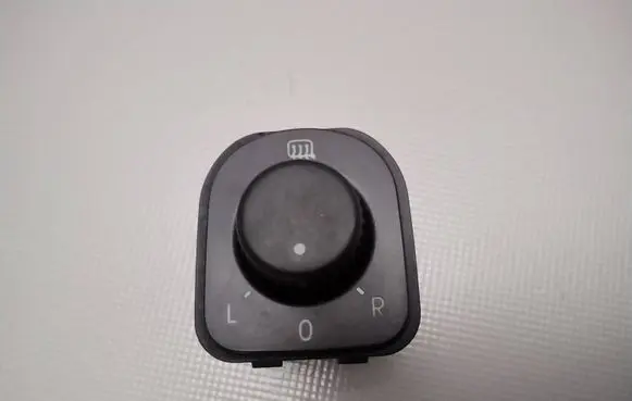 Volkswagen PASSAT B6 Wing mirror switch 1K0959565H