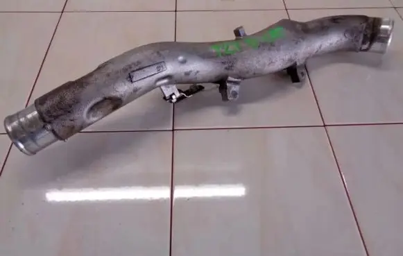 Toyota Avensis T270 Intercooler hose/pipe