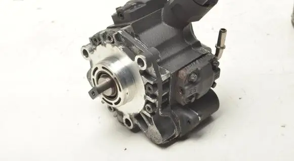 Volvo S40 Fuel injection high pressure pump 9662021580