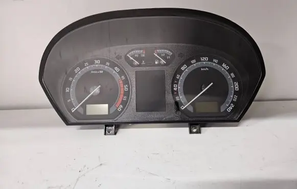 Skoda Fabia Mk1 (6Y) Speedometer (instrument cluster) 6Y0920883E 110080253
