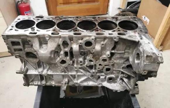 BMW X3 G01 Engine block 8571379