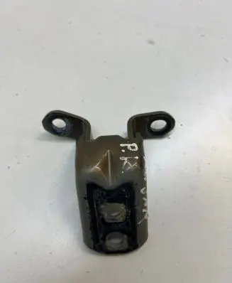 Renault Kadjar Front door upper hinge A046574