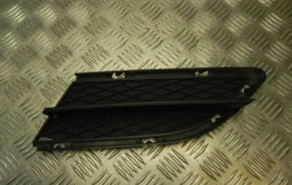 BMW 1 E81 E87 Front grill 7138417 T6787