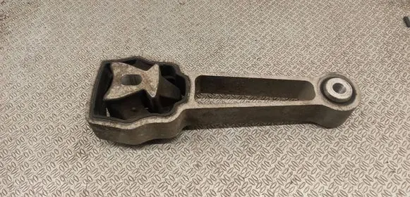 Volvo XC60 Engine mounting bracket 