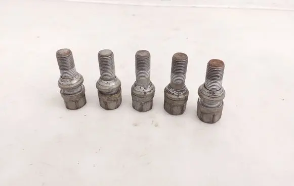 Toyota ProAce City Nuts/bolts 