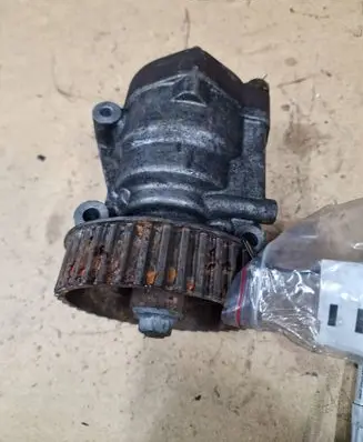 Renault Megane II Fuel injection high pressure pump 9303Z110D