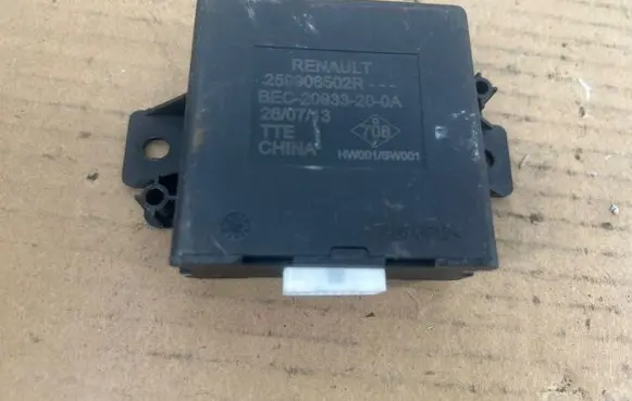 Dacia Sandero Engine control unit/module 259906502R BEC20933200A HW001SW001