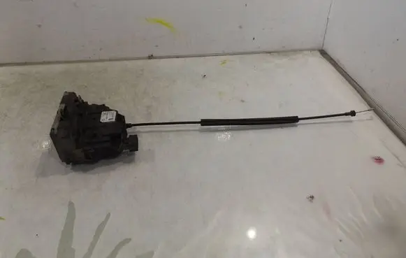 Fiat Grande Punto Front door lock 51797557