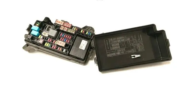 Toyota Prius (XW50) Fuse module 8266047070