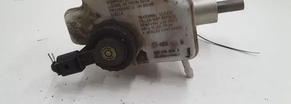 Master brake cylinder