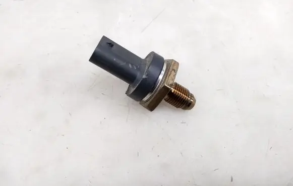 Ford Focus Fuel pressure sensor H6BG9F972AB