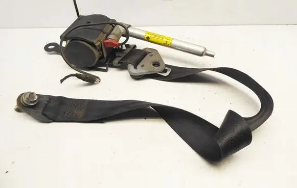 Nissan Serena Front seatbelt