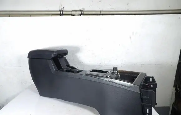 SsangYong Tivoli Center console 