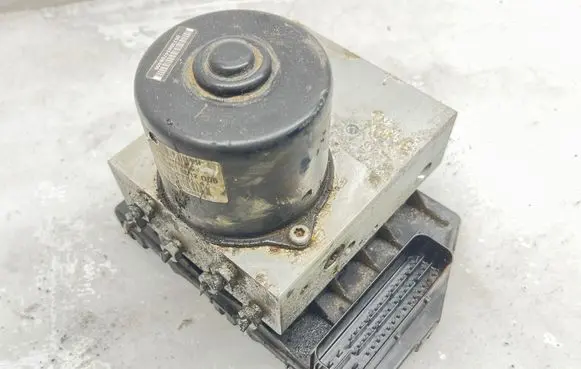 Mercedes-Benz CLK A208 C208 ABS Pump A2025454732