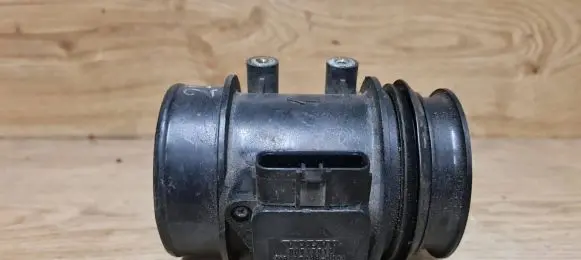 Volvo S60 Mass air flow meter 30713512
