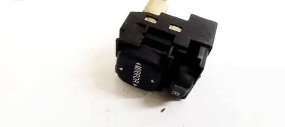 Wing mirror switch