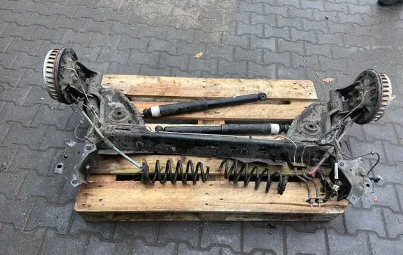 Renault Captur Rear axle beam with reductor 