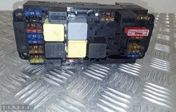 Mercedes-Benz C W203 Fuse module 2035452901