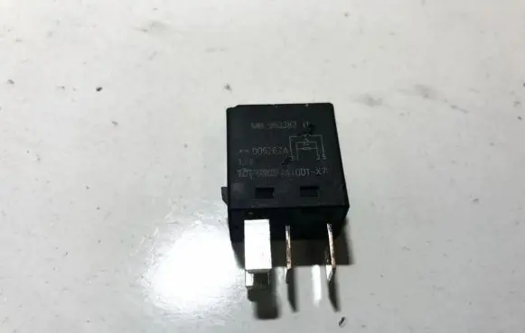 Mitsubishi Space Star Other relay mb953382 005626a