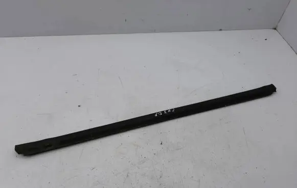 Mercedes-Benz Vito Viano W639 Front door glass trim molding A6397200024