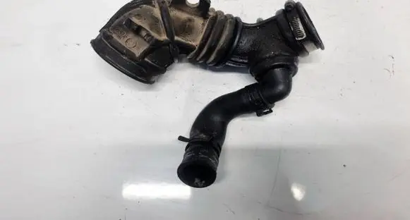 Opel Vectra B Air intake hose/pipe 90499551