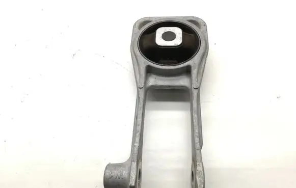 Toyota Yaris XP210 Gearbox mount 