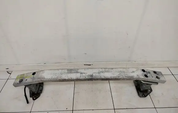 Nissan Note (E11) Front bumper support beam