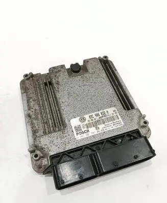 Volkswagen Golf V Engine control unit/module 03C906032H 03C906032C 0261201541