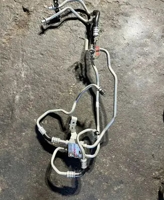 Jeep Grand Cherokee Gearbox oil cooler pipe/hose 6253837