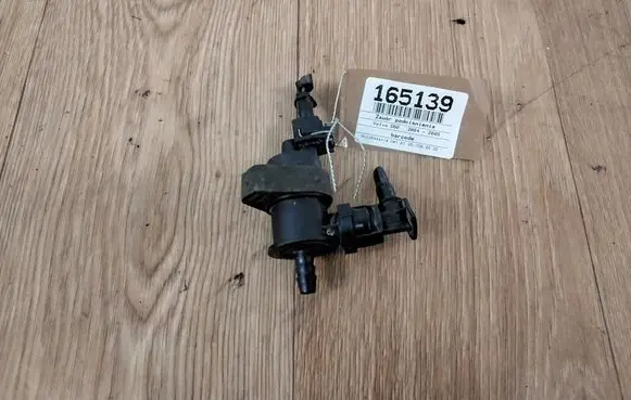Volvo S60 Vacuum valve 8653908