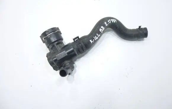 Volkswagen PASSAT B8 Engine coolant pipe/hose 5Q0121113G