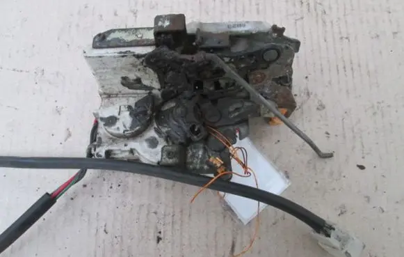 Ford Probe Front door lock