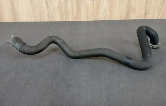 Engine coolant pipe/hose