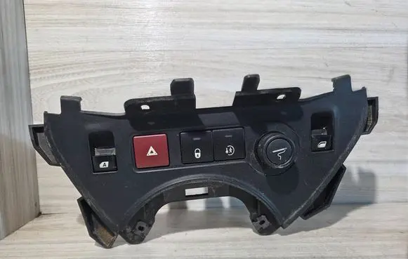 Peugeot Partner Electric window control switch 9680931977 04157T06 63110656