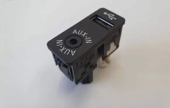 BMW 4 F36 Gran coupe AUX in-socket connector 9229246 MD169593