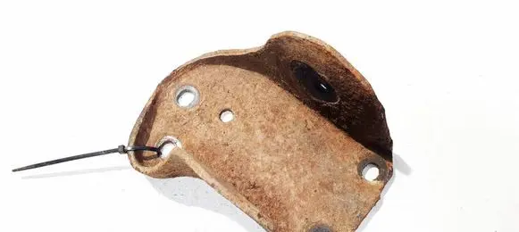 Volkswagen PASSAT B4 Bracket in trunk/boot 