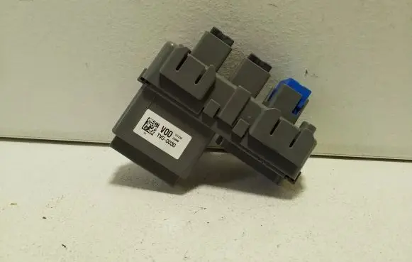 Honda CR-V Relay mounting block TV00030