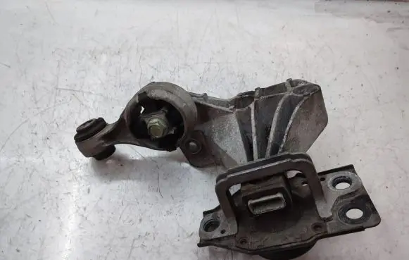 Engine mount bracket