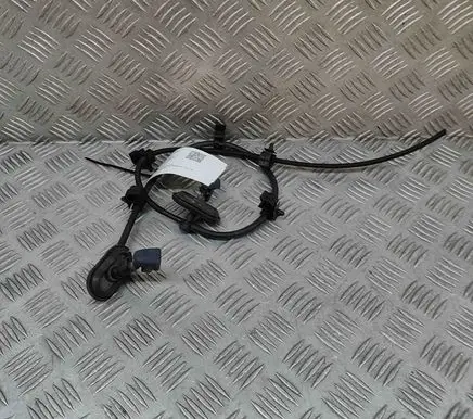 Volvo V60 Windshield washer spray nozzle 31349123
