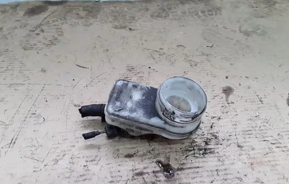Honda CR-V Brake fluid reservoir 0204255770