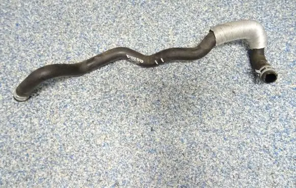 Volvo XC90 Engine coolant pipe/hose 31368127